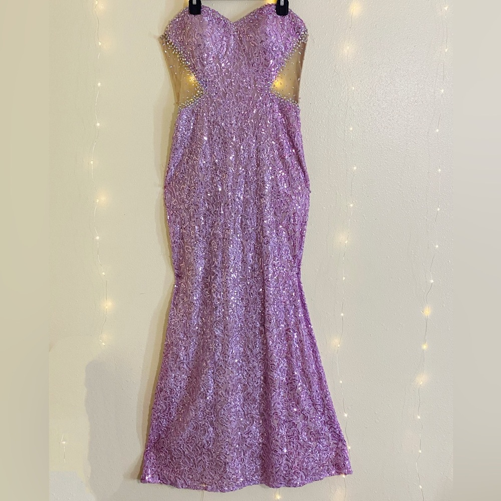 La Femme Body Con Sweetheart Prom Dress